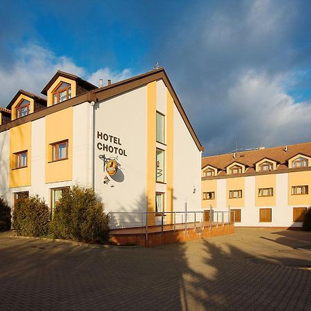 Hotel Chotol Горомержице Экстерьер фото