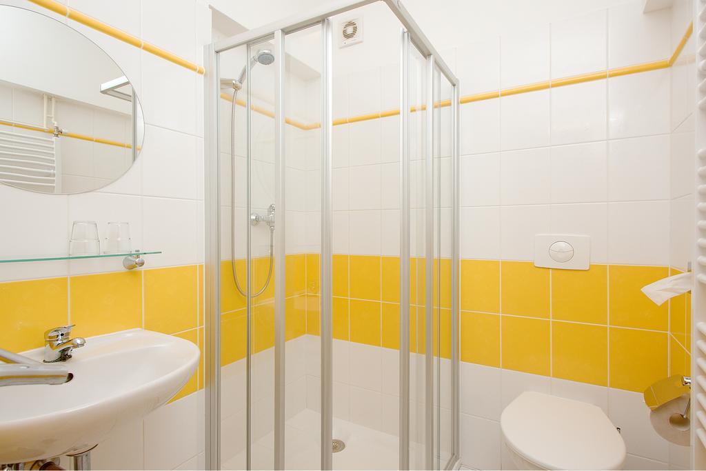 Hotel Chotol Горомержице Номер фото